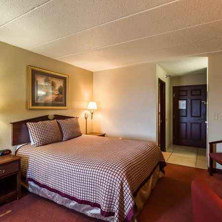 Rodeway Inn Norfolk Esterno foto