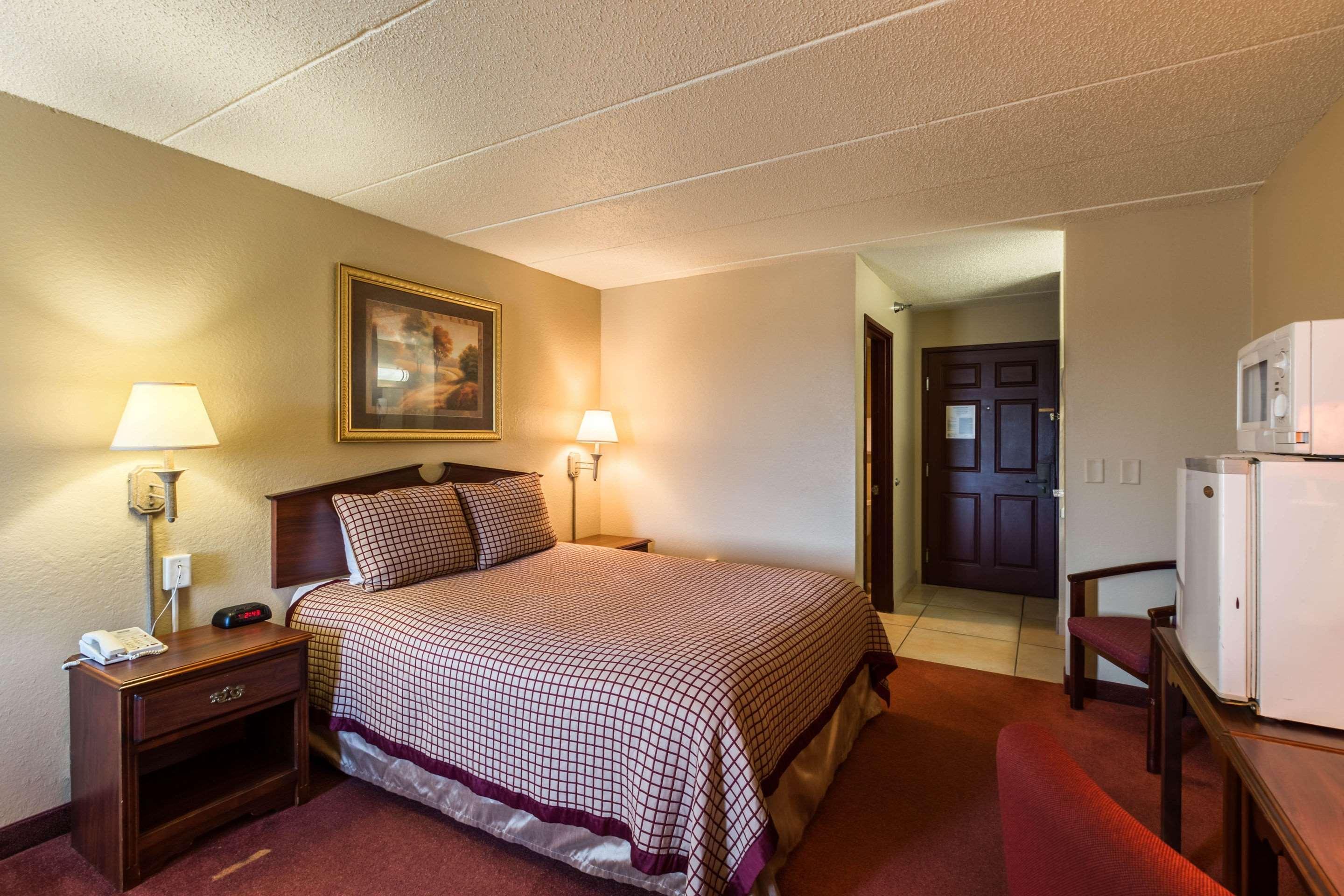 Rodeway Inn Norfolk Esterno foto