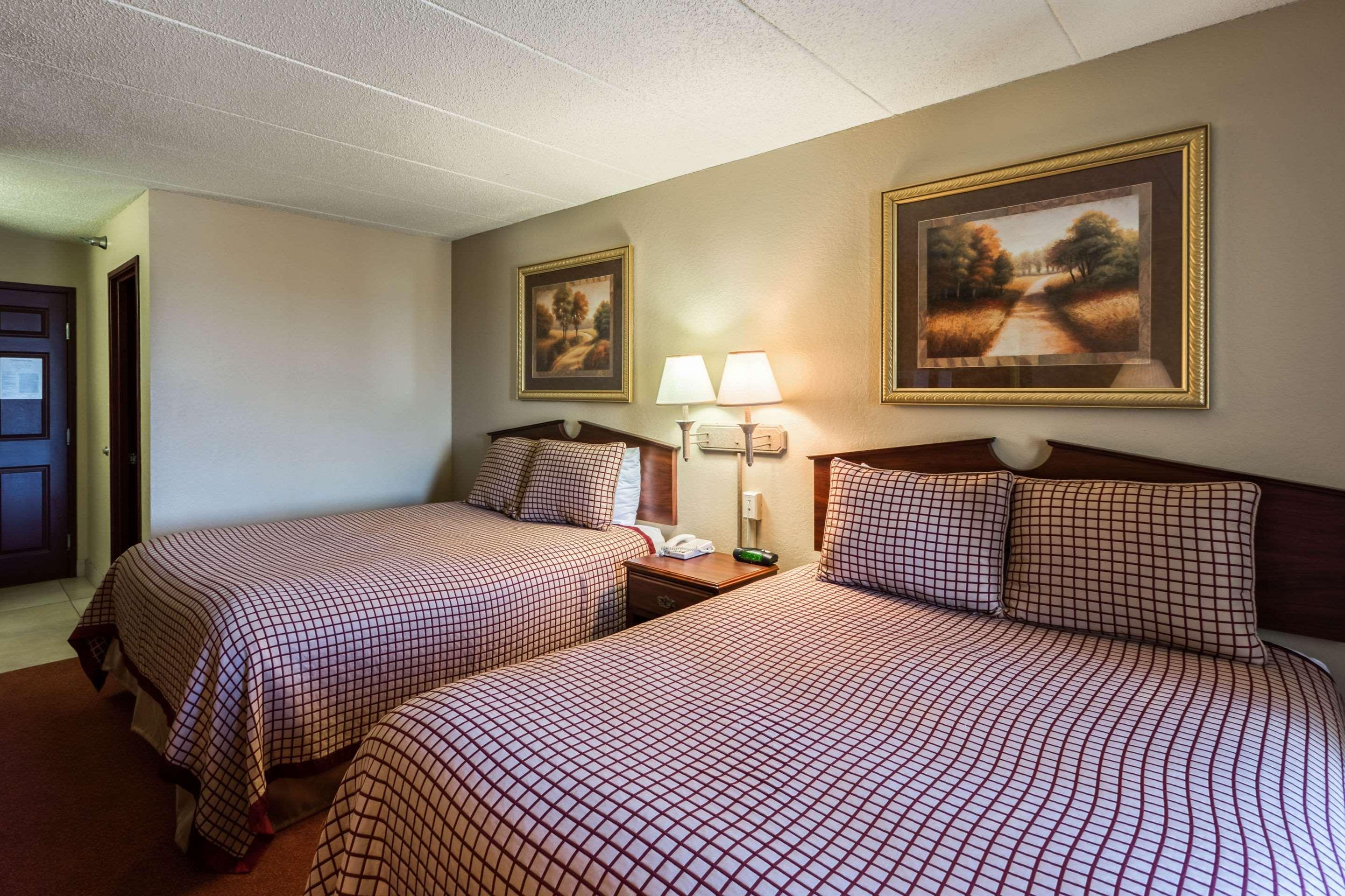 Rodeway Inn Norfolk Esterno foto