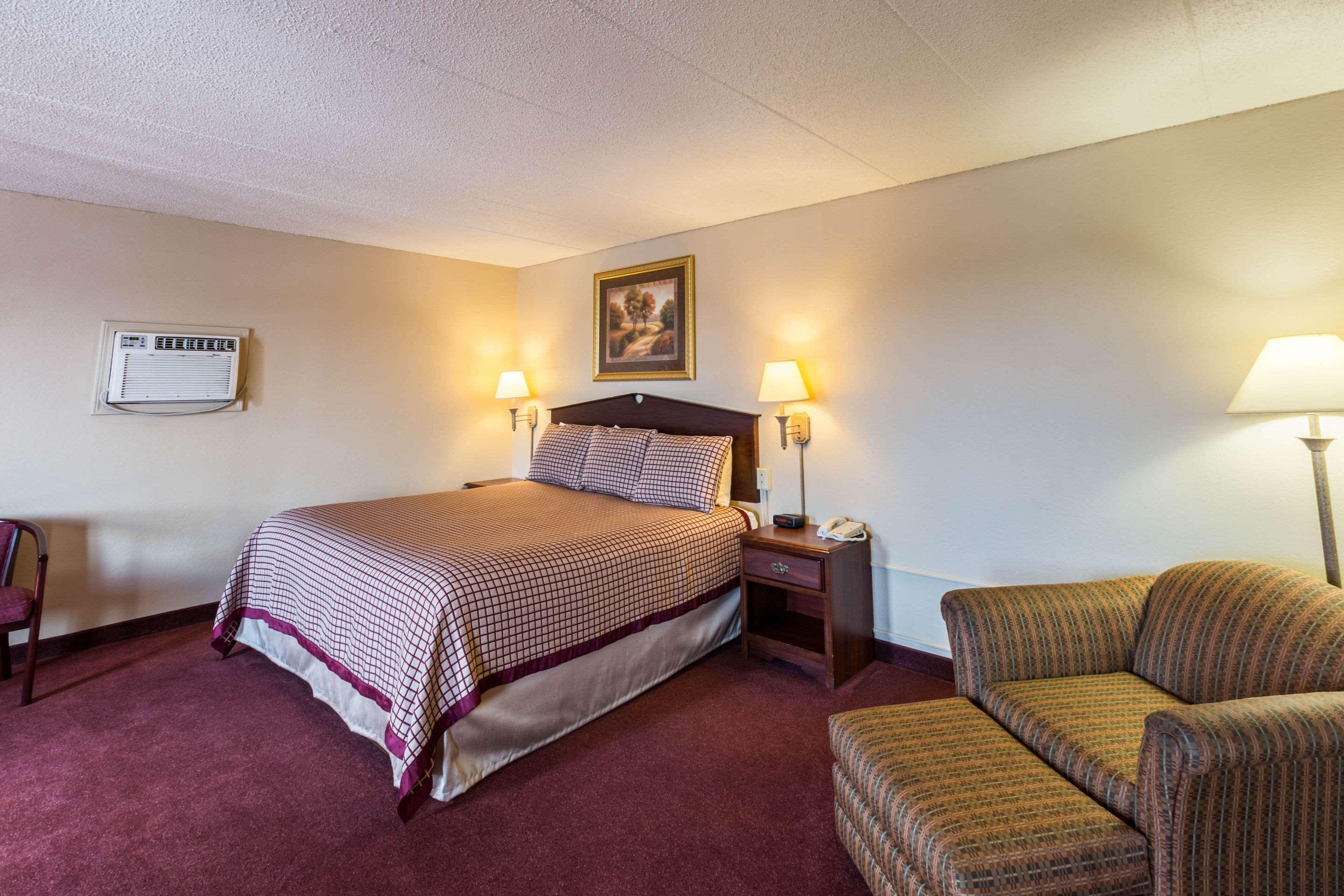 Rodeway Inn Norfolk Esterno foto