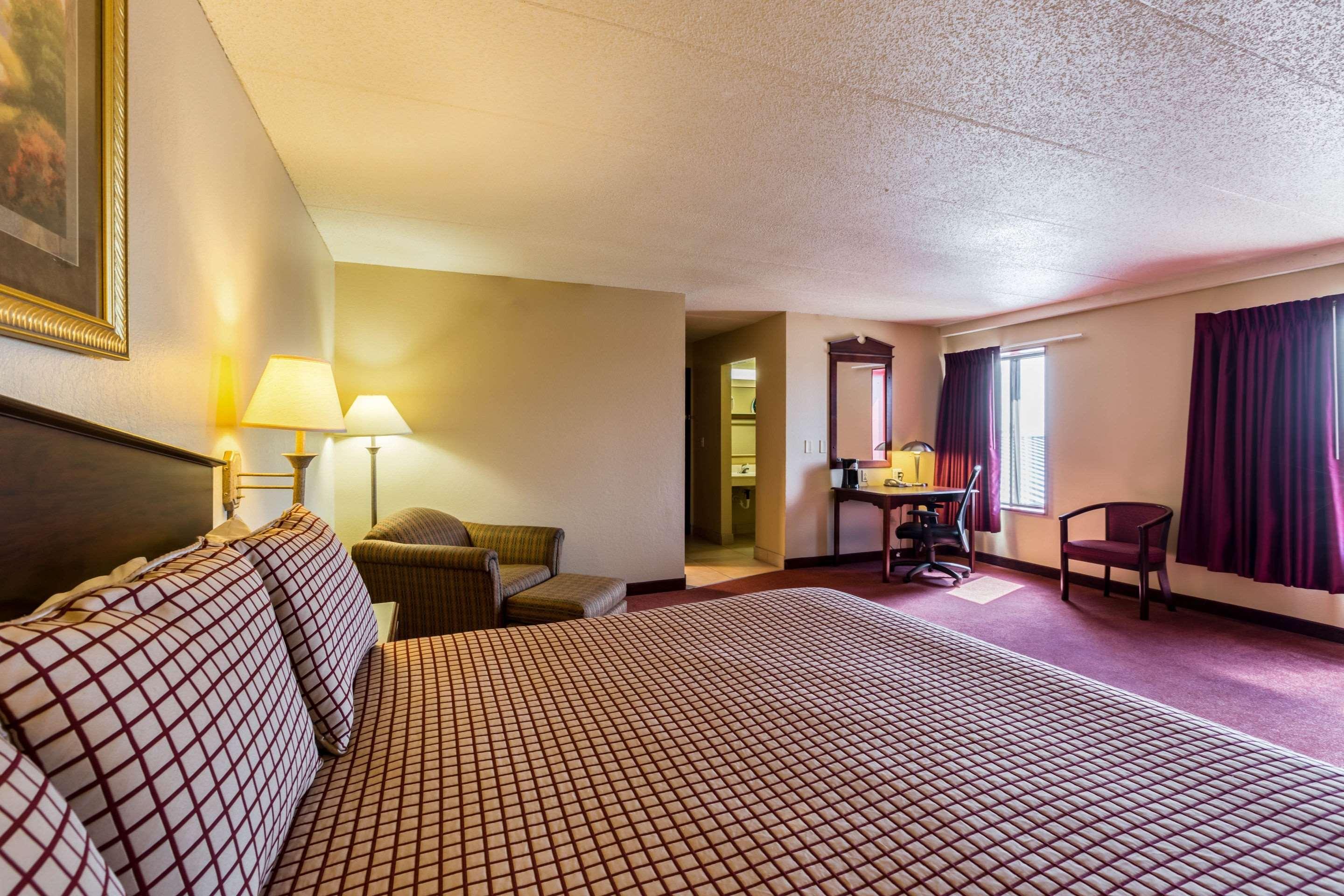 Rodeway Inn Norfolk Esterno foto