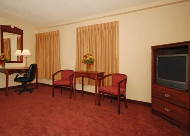 Rodeway Inn Norfolk Esterno foto